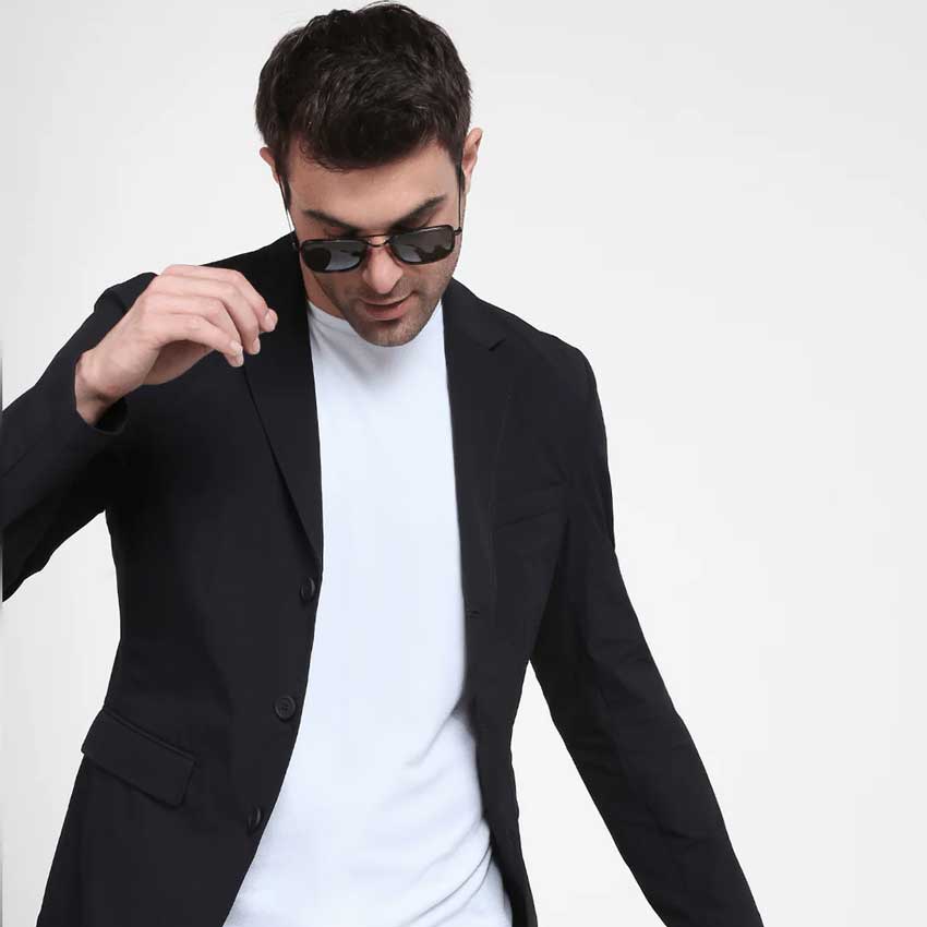 11 Black Blazer Outfits You Can Wear Everywhere